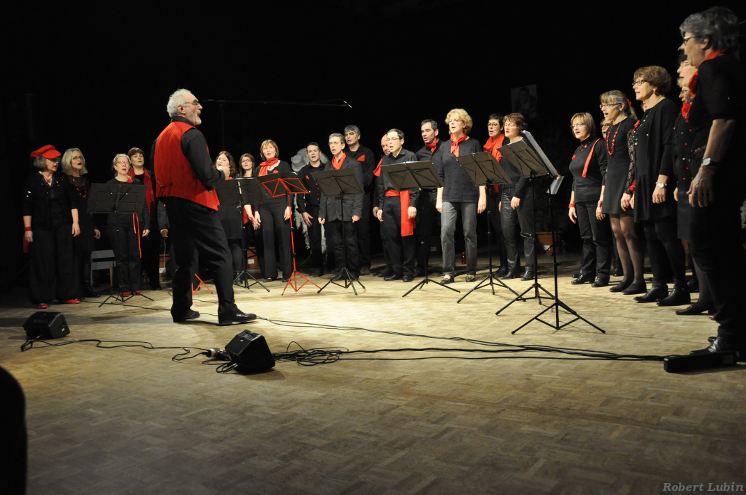 Les trente choristes du groupe vocal Tet en l'air
